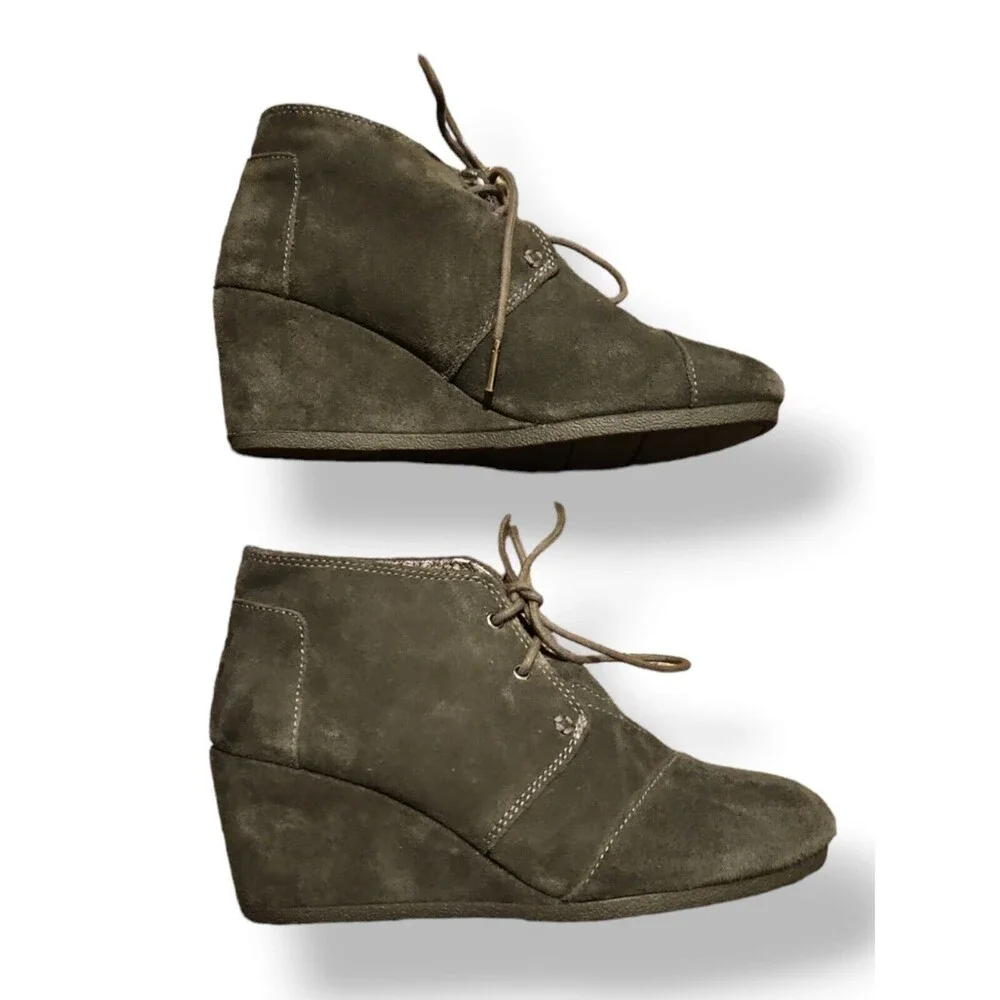 TOMS Gray Suede Desert Wedge Lace Up Ankle Bootie Shoe size 9W